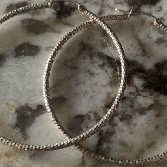 Vintage Sterling Silver Large Hoop Earrings, Diamond Cut, Stamped 925 - Picture 6 of 7